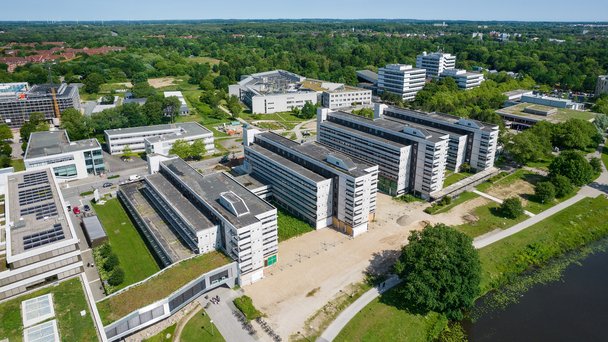 Vogelperspektive auf die Fakultätenblöcke der Uni Kiel.